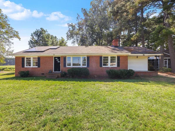604 Church St E, Elm City, NC 27822