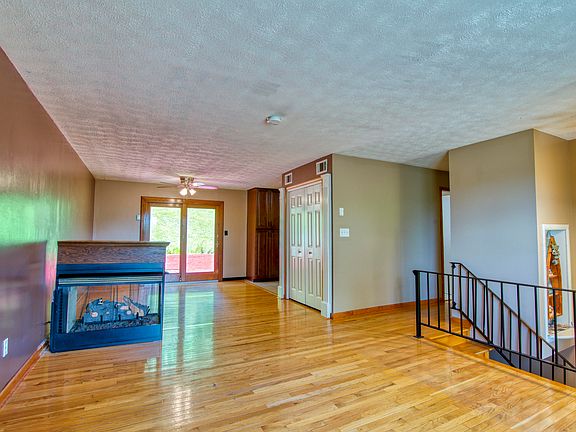 5th image of 100 Wembeck Dr