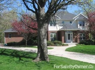 301 Fox Cir, Cottage Grove, WI 53527