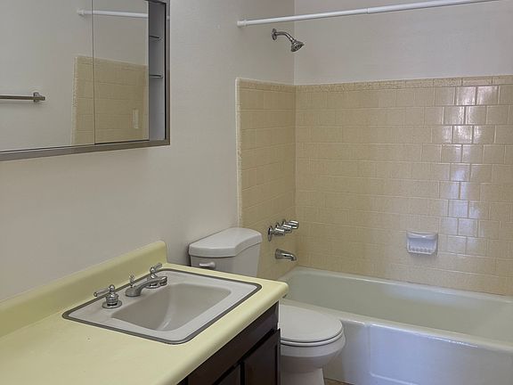 5th image of 1603 W Denton Ln APT 6