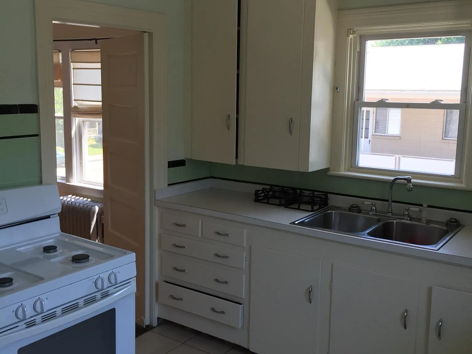 98 Norwood Ave — Photo 4