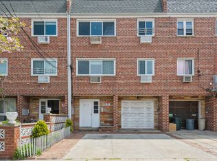 42-13 163rd St, Flushing, NY 11358