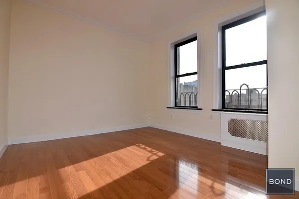 Rented by Bond New York | media 26