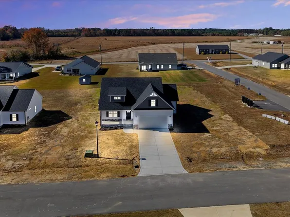 101 Baileys Pl, Pikeville, NC 27863