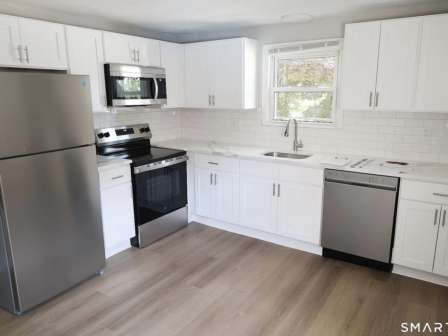 4 bed, 2122 sqft, $3,000 — Photo 1