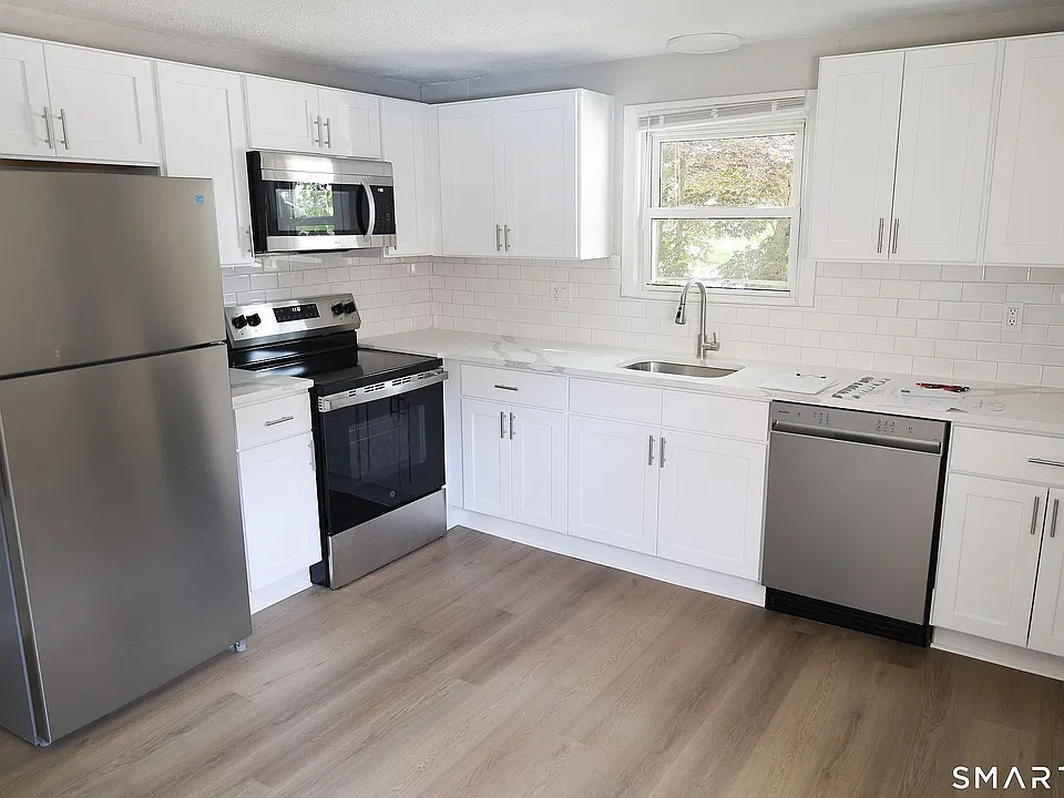 329 Paul Manafort Dr #1
