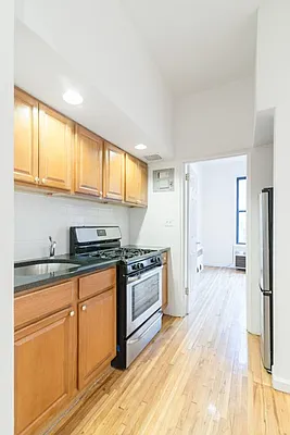 Rented by Bond New York | media 3