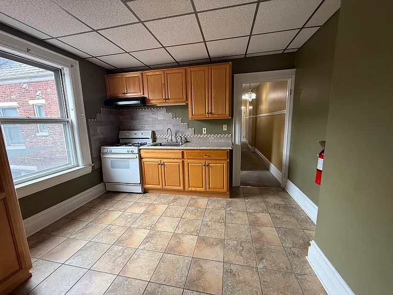 139 N 3rd St #3 — Photo 13