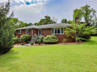 9 Shopis Dr, Mahopac, NY 10541