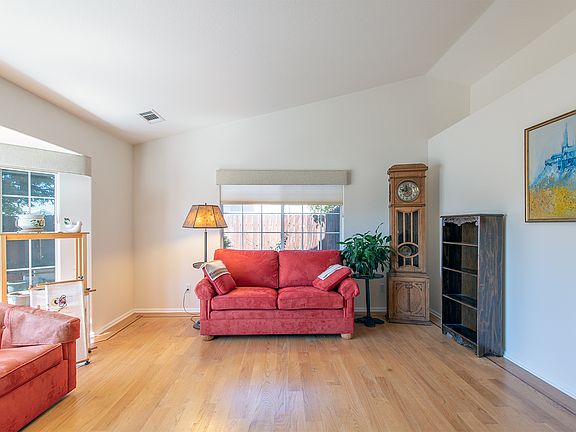 4th image of 3036 Blue Bell Dr