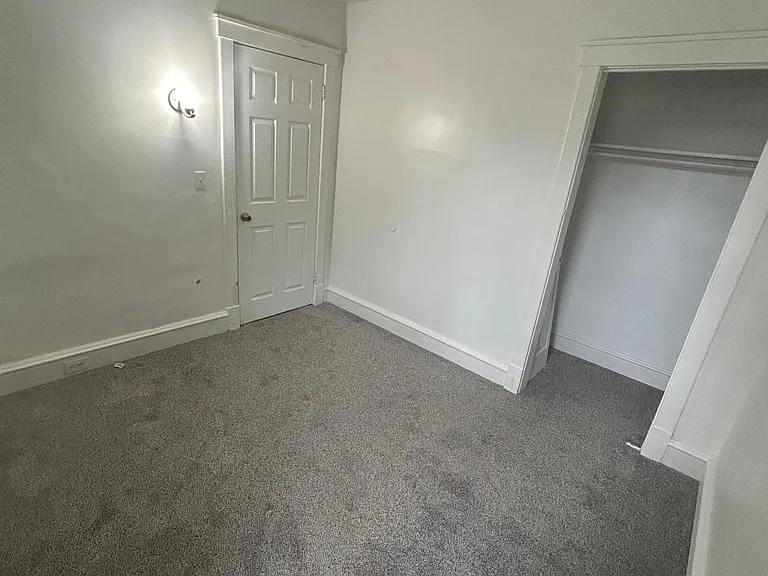 30 Amboy Ave — Photo 15