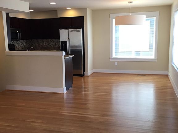 Dining & Kitchen