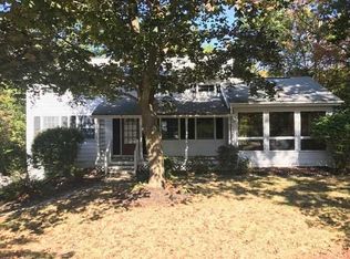25 Guerney Dr, Hyde Park, NY 12538