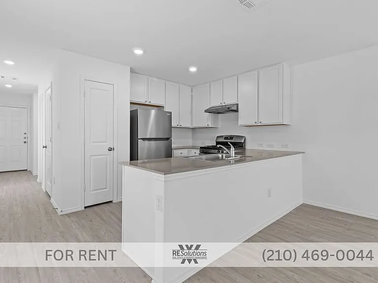 7602 Chancery Gate — Photo 11
