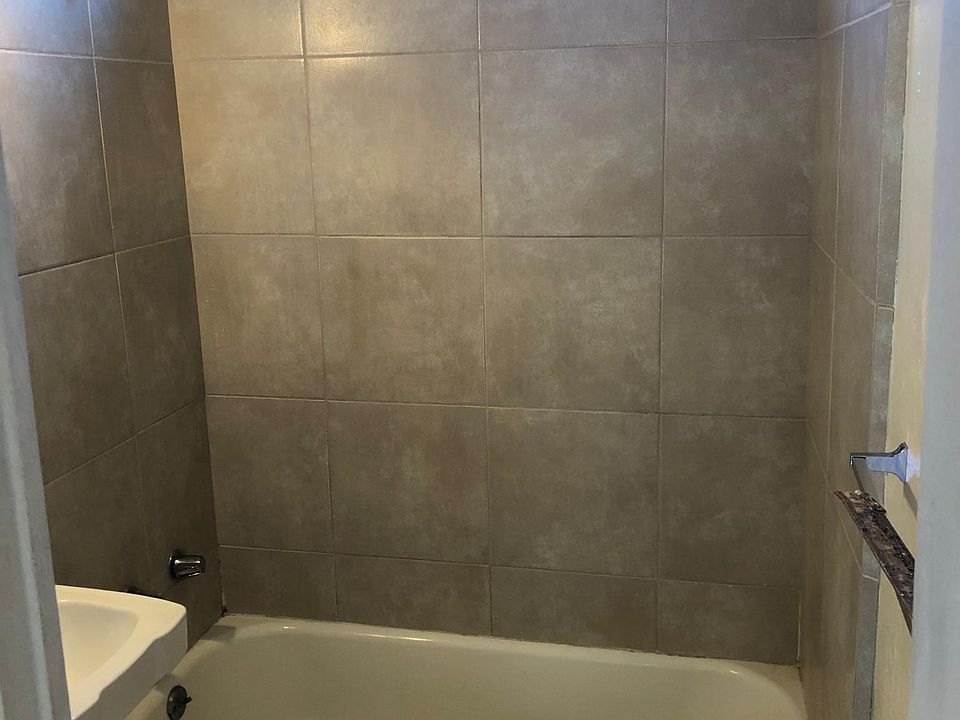 1st image of 51 Blarney Ln