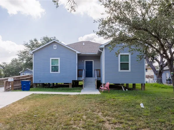 341 Woodlawn St, Sinton, TX 78387