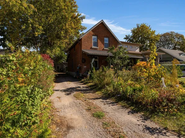 11 Frances St N, Barrie, ON L4N 1Z1