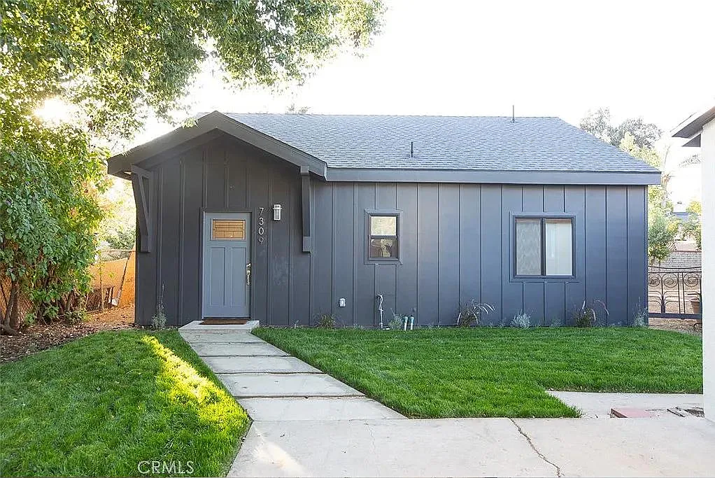 3 bed, 1200 sqft, $3,900 — Photo 1