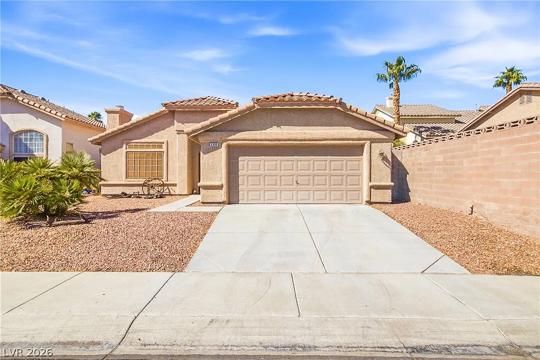 3 bed, 2.0 bath, 1582 sqft, $1,995 — Photo 3
