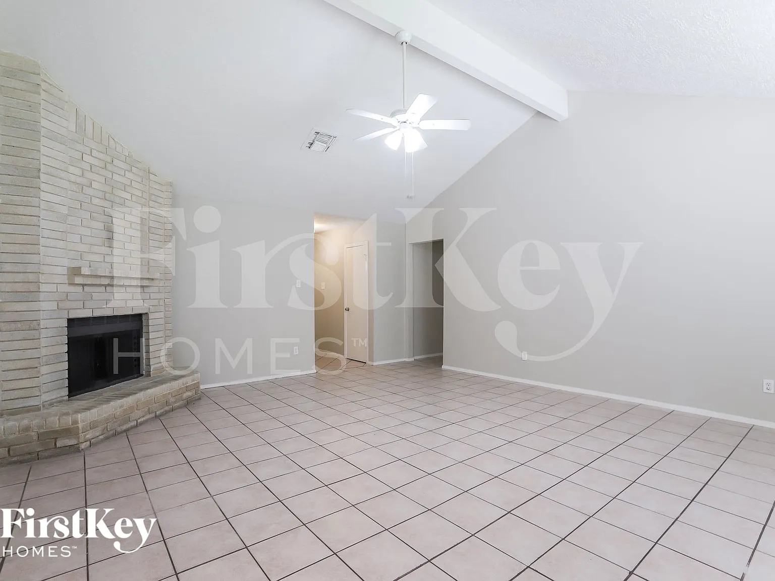 3 bed, 2.0 bath, 1560 sqft, $1,585 — Photo 4