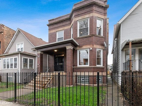 2nd image of 7821 S Burnham Ave