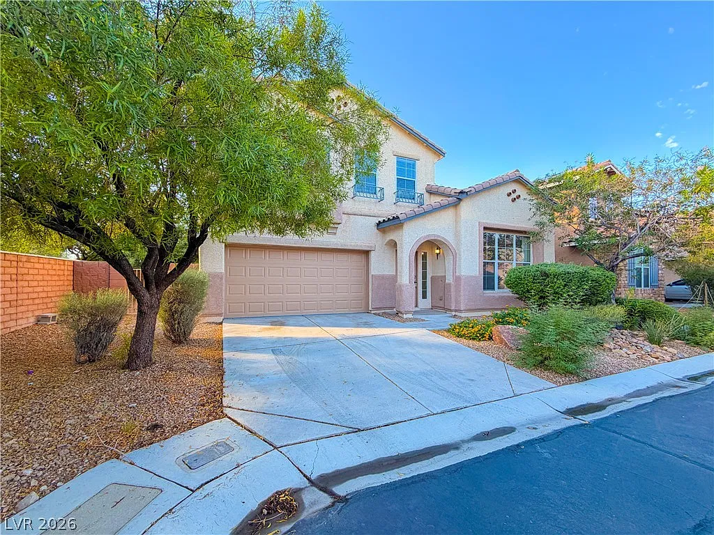 4 bed, 2.5 bath, 2233 sqft, $2,395 — Photo 2