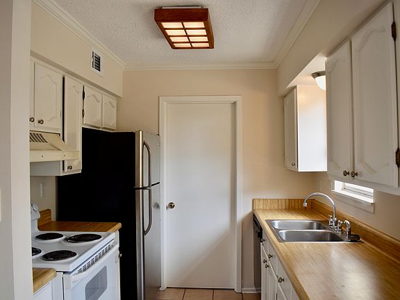 5th image of 120 Mimosa Pl APT C