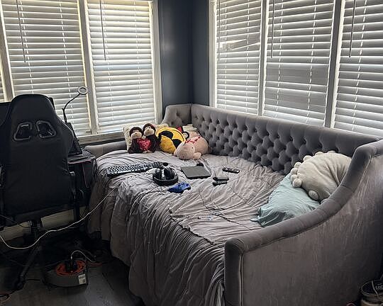 5th image of 1218 N Spring Ave