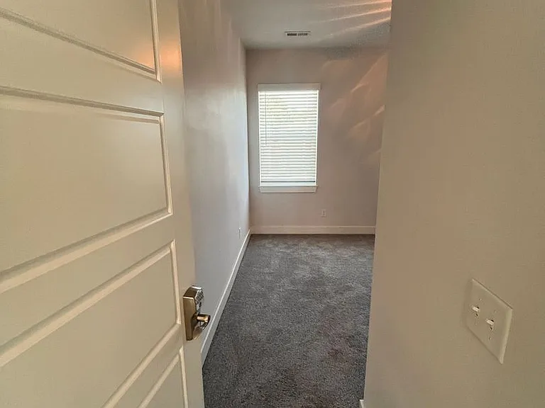540 S Kickapoo Ave — Photo 19