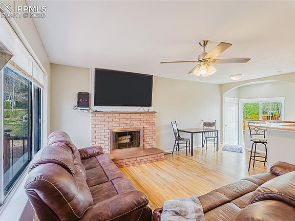 5th image of 3705 Windsor Ave