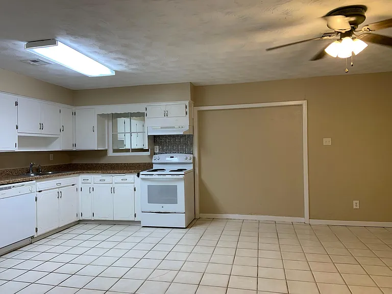 138 Doyle Dr — Photo 8