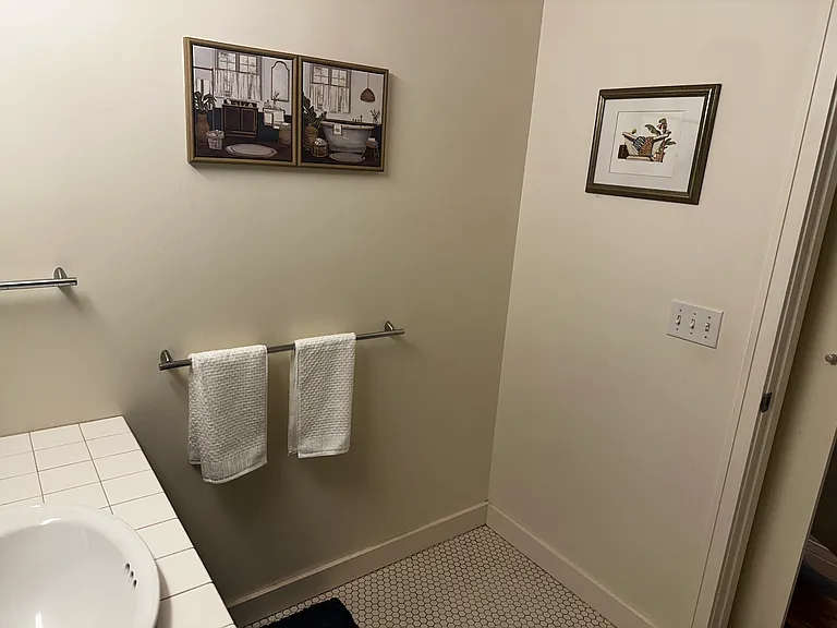1926 W Burnside St #306 — Photo 15