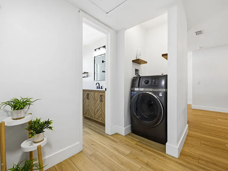 4310 W Carmen St — Photo 10