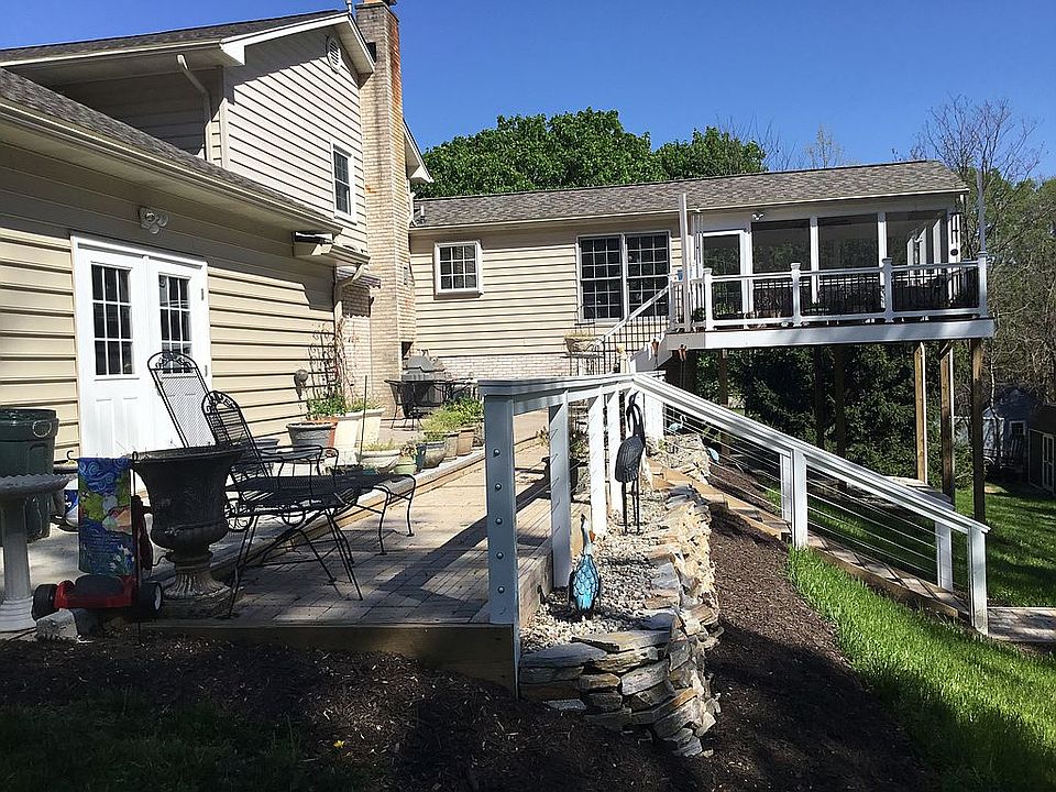 2nd image of 6083 Fountain Dr