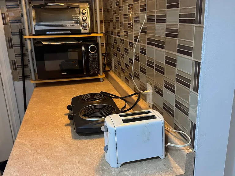 108 Windale Cres #1B — Photo 8