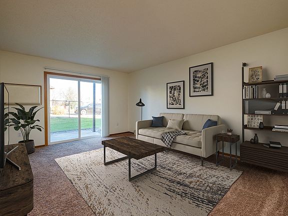 Fargo, ND Maybrook Apartments | Living