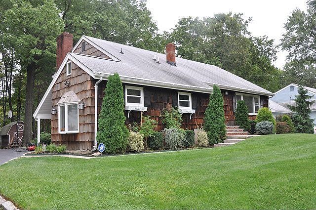 2nd image of 22 Deborah Dr