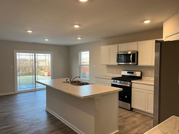 5th image of 1418 Fleming Dr
