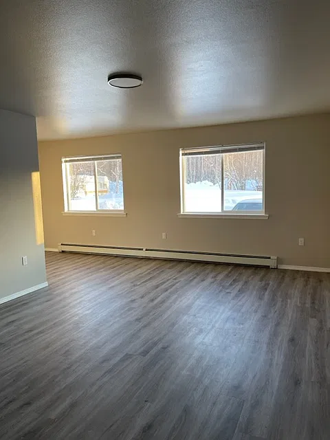 855 W Lookout Dr - B — Photo 2