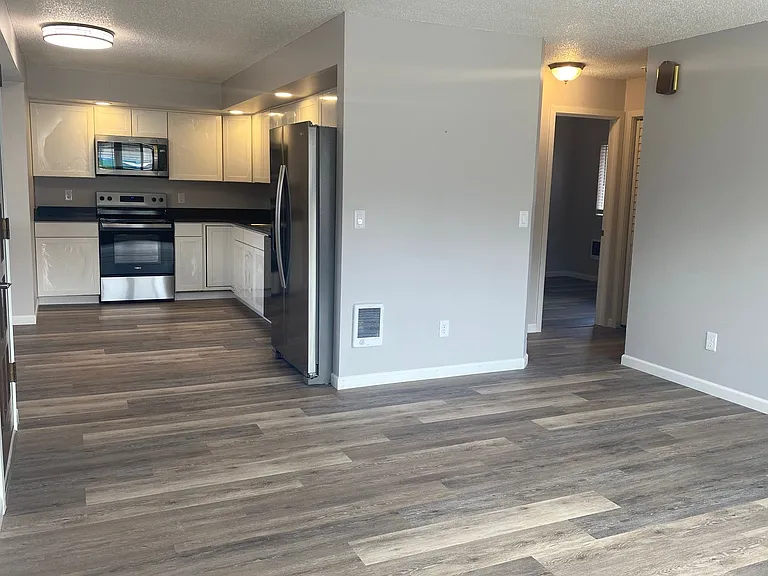 133 E Chelan Ave — Photo 19