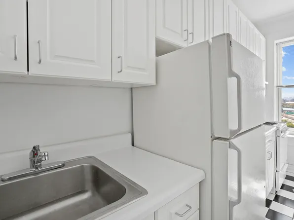 939 Woodycrest Avenue image 4 of 17