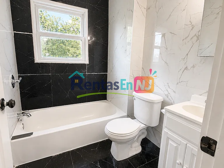 187-189 Vermont Ave #1 — Photo 6