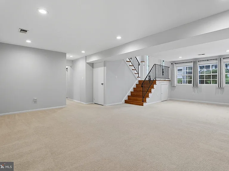5023 King Richard Dr — Photo 20