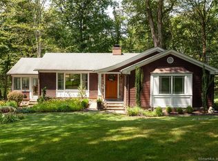 6 Bow End Rd, Norwalk, CT 06851