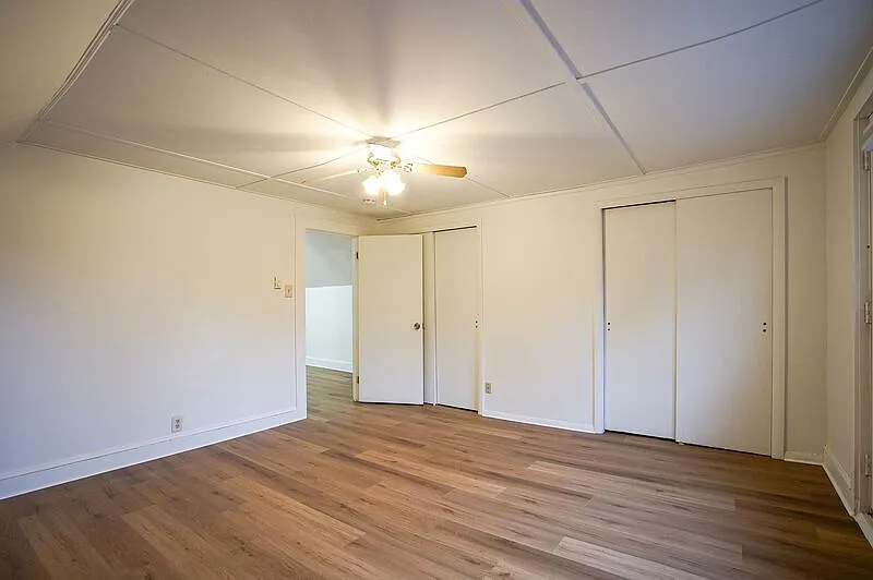 2 bed, 1.0 bath, $1,300 — Photo 2