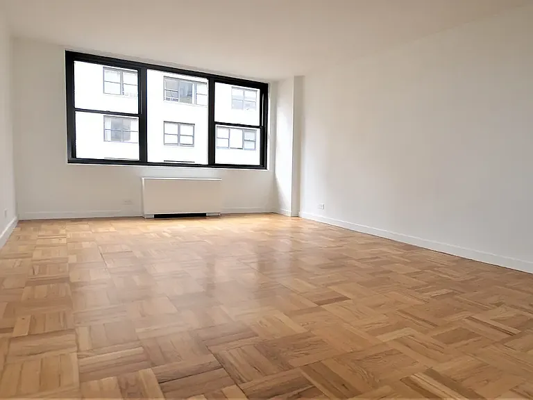 333 E 49th St #5-G — Photo 3