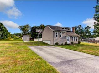 8 Dodge Rd, Sutton, MA 01590