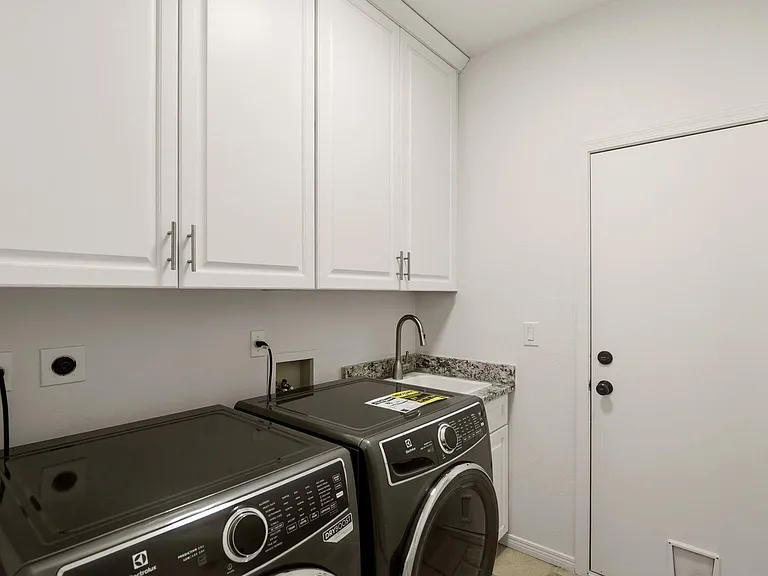 8638 E Dahlia Dr — Photo 41