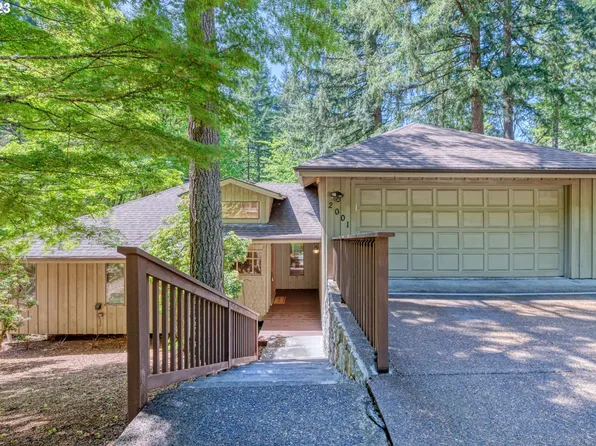 2001 Dogwood Dr, Eugene, OR 97405