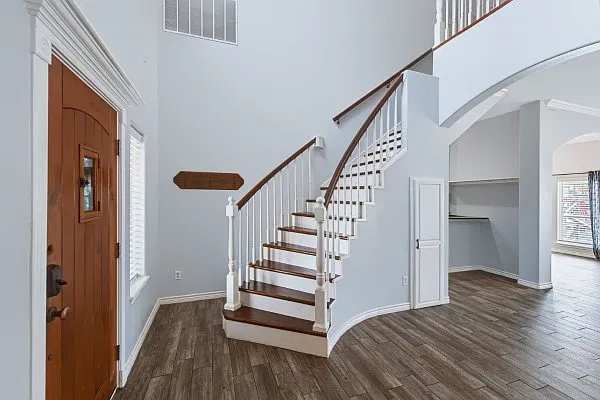 4 bed, 2433 sqft, $3,500 — Photo 2